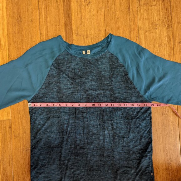 Calvin Klein Jeans Top with Sheer Raglan Sleeves - Picture 12 of 12